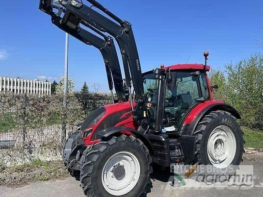 Valtra N135A Трактори