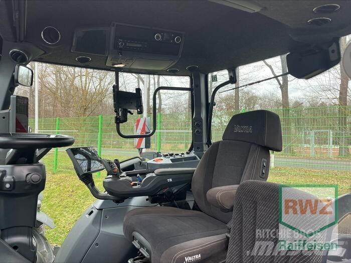Valtra Q305 Трактори