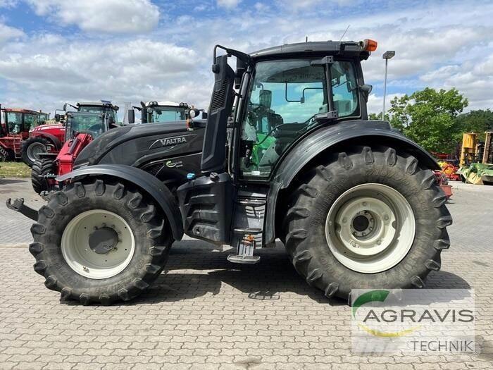 Valtra T 214 D 1B8 Трактори