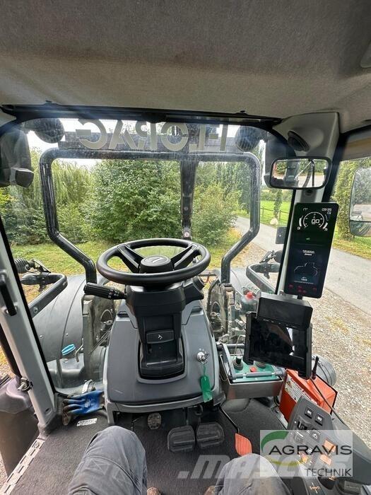 Valtra T 235 D 2A1 Трактори