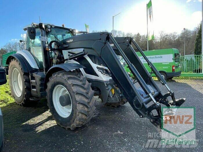Valtra T215D Трактори