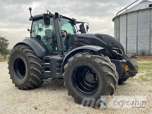 Valtra T215D Трактори
