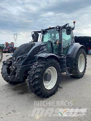 Valtra T234 VERSU Трактори