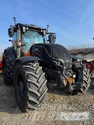 Valtra T235 Diect Трактори