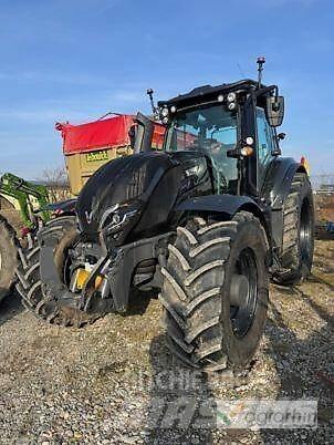 Valtra T235 Diect Трактори