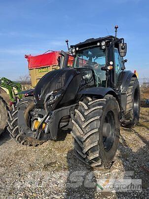 Valtra T235 Diect Трактори