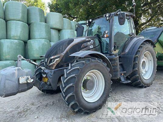 Valtra T235V Трактори