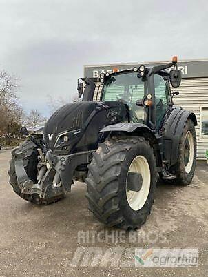 Valtra T254V Трактори