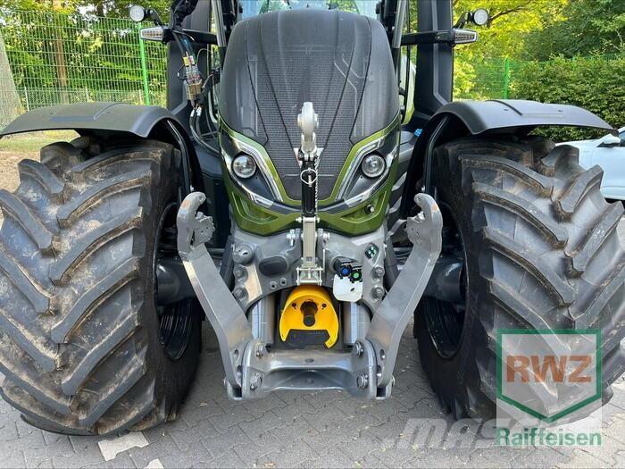 Valtra T255Versu Трактори