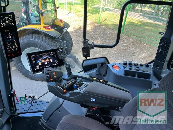 Valtra T255Versu Трактори