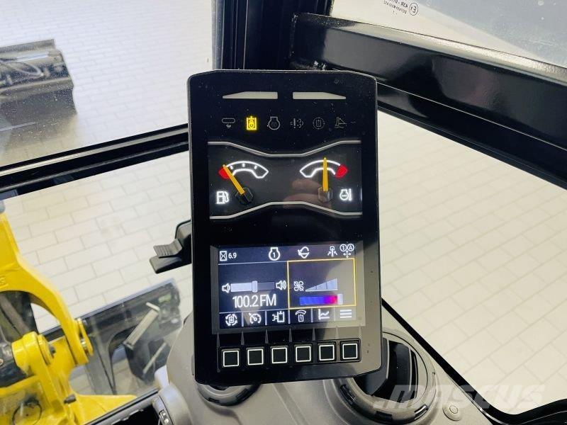 CAT 302CR-05A Колесни екскаватори