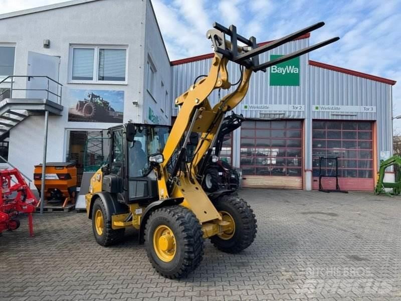 CAT 906-14 Колесни товарачи