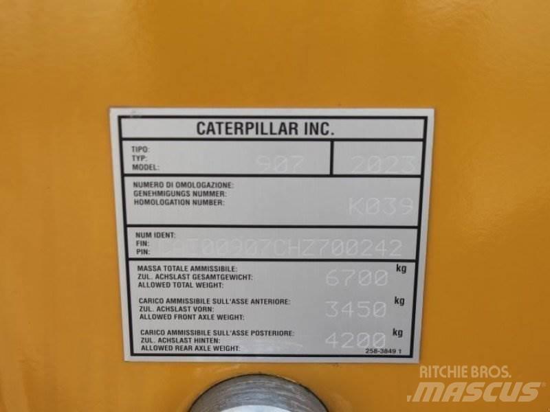 CAT 907 Колесни товарачи