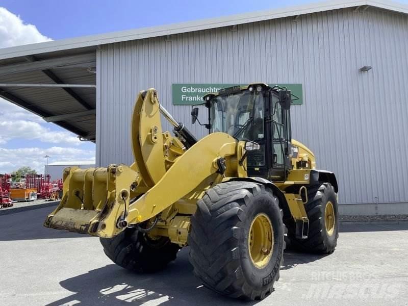 CAT 938M Колесни товарачи