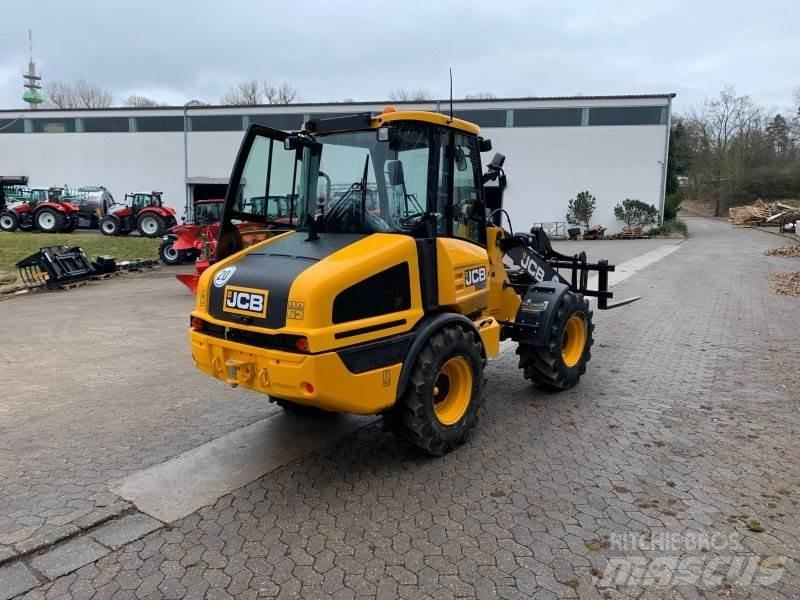 JCB 407 Agri Колесни товарачи