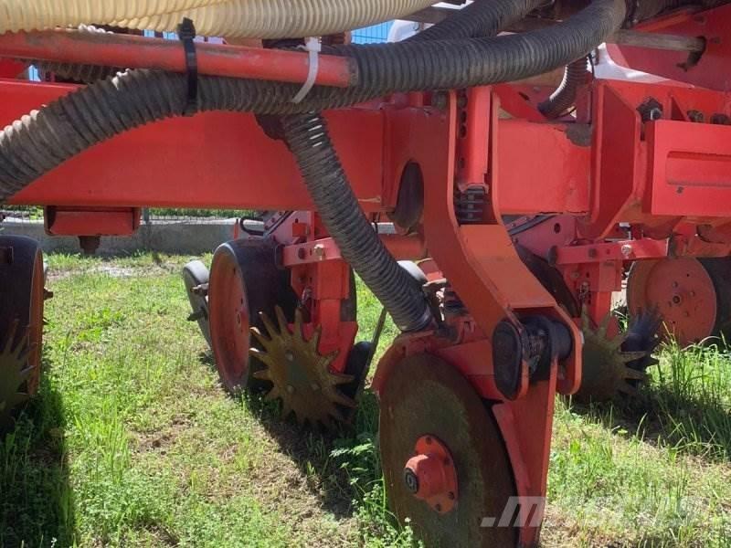 Kuhn Maxima 2 Други машини за сеене и аксесоари