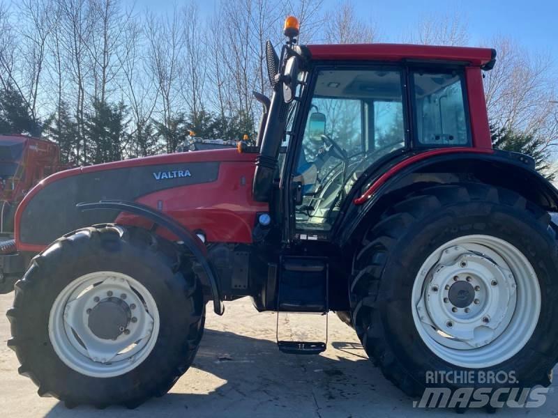 Valtra T153 H Трактори