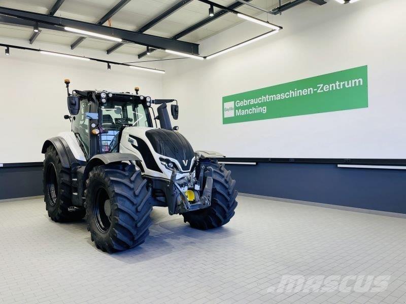 Valtra T215D Трактори