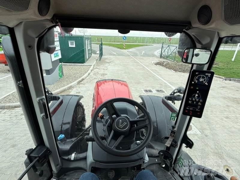 Valtra T235A Трактори