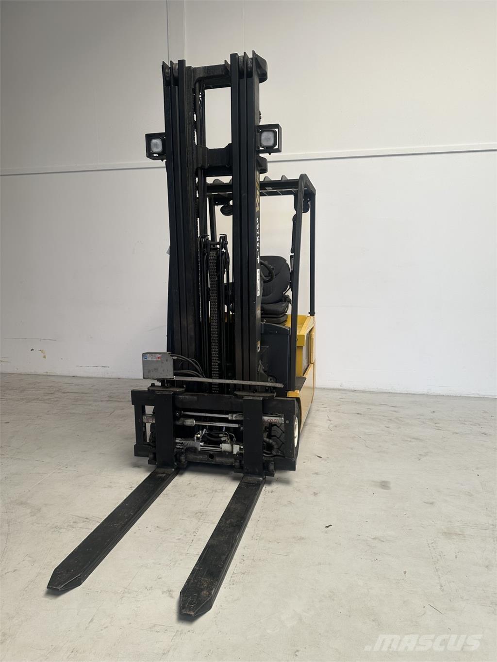 Yale ERP16ATF AC (SWB) Електрически вилични кари-повдигачи