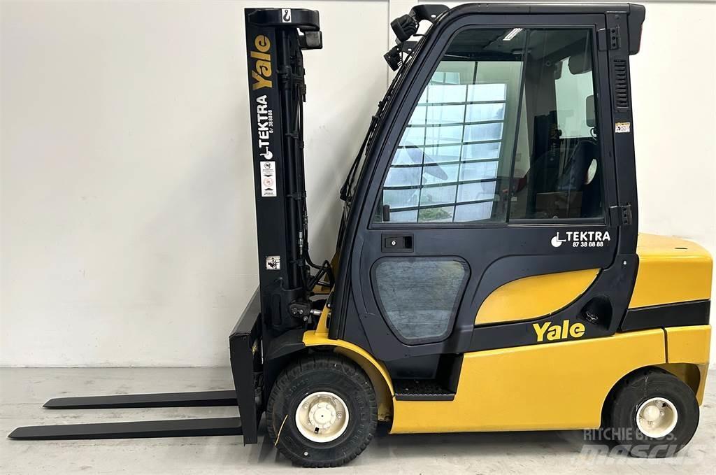 Yale GDP25LX Дизелови камиони