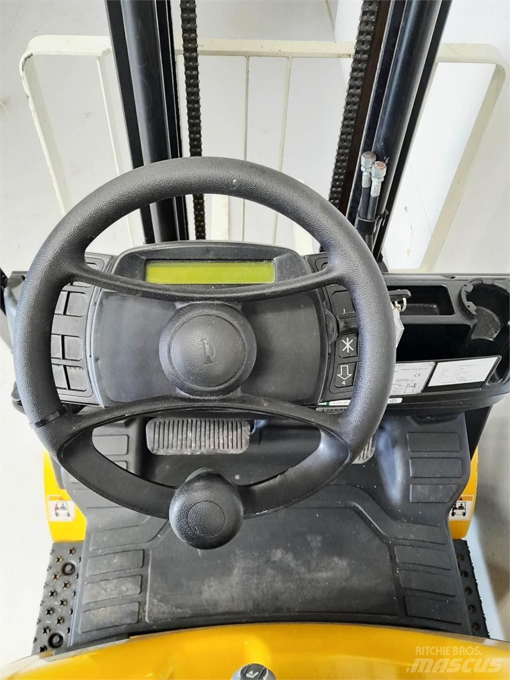 Yale GLP16VX Камиони с АГУ