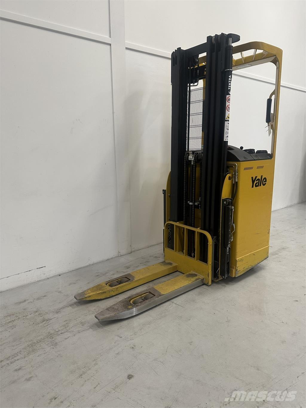 Yale SMS15S Самоходни товарачи