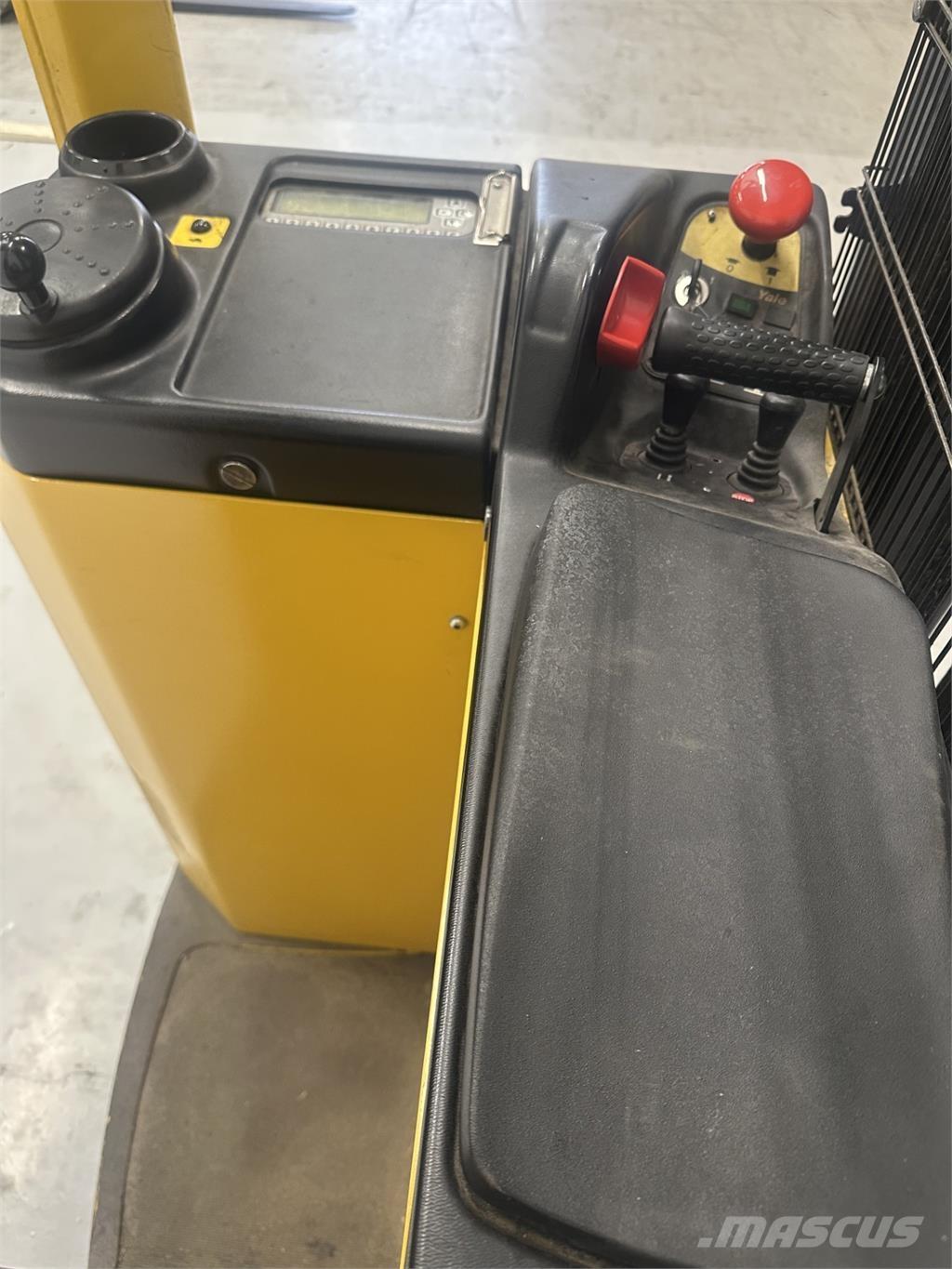 Yale SMS15S Самоходни товарачи