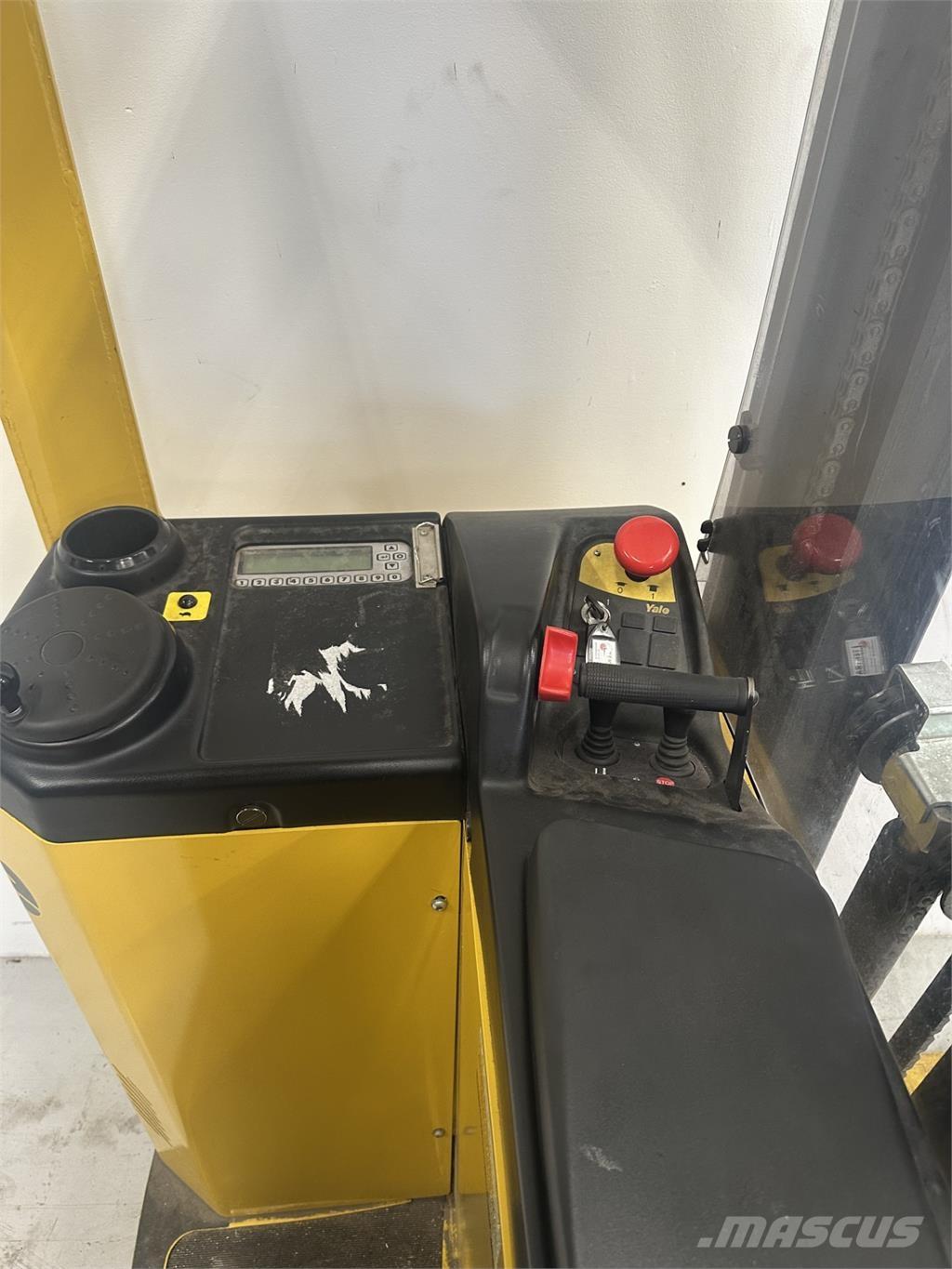 Yale SMS15S Самоходни товарачи