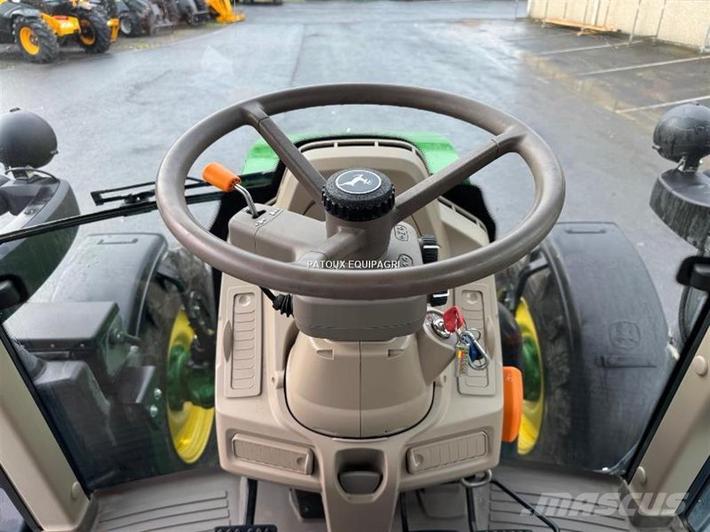 John Deere 6120M Трактори