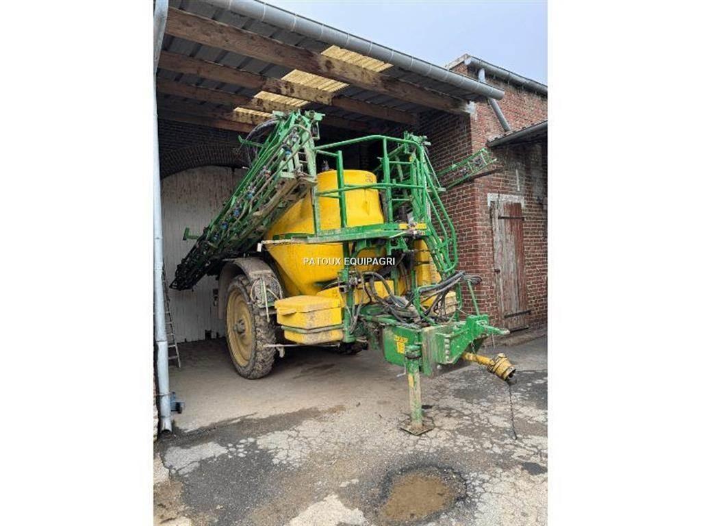 John Deere 832I Прикачни пръскачки
