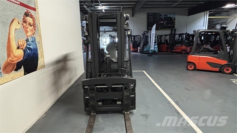 Linde N.V.T. Електрически вилични кари-повдигачи