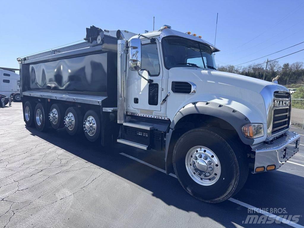Mack GR64F Самосвал