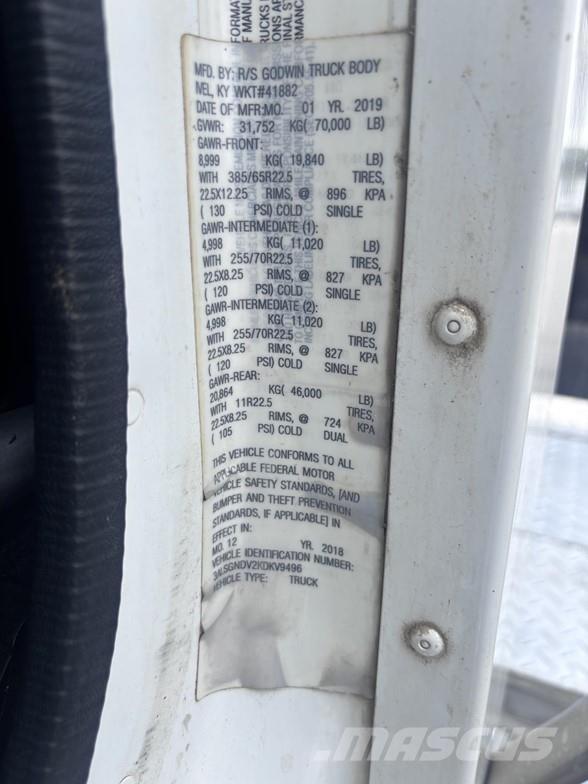 Freightliner 122SD Самосвал