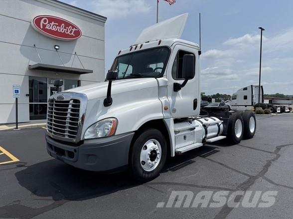 Freightliner CASCADIA 113 Влекачи