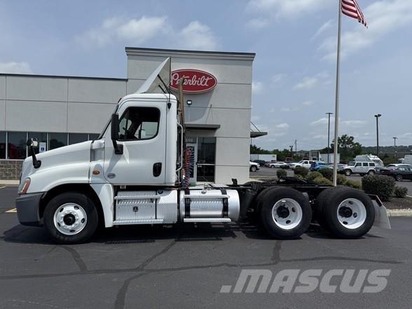 Freightliner CASCADIA 113 Влекачи