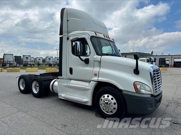 Freightliner CASCADIA 125 Влекачи