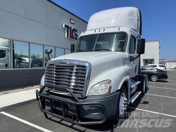 Freightliner CASCADIA 126 Влекачи