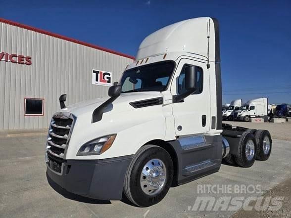 Freightliner CASCADIA 126 Влекачи