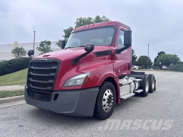 Freightliner CASCADIA 126 Влекачи