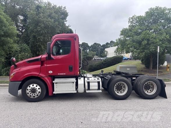 Freightliner CASCADIA 126 Влекачи