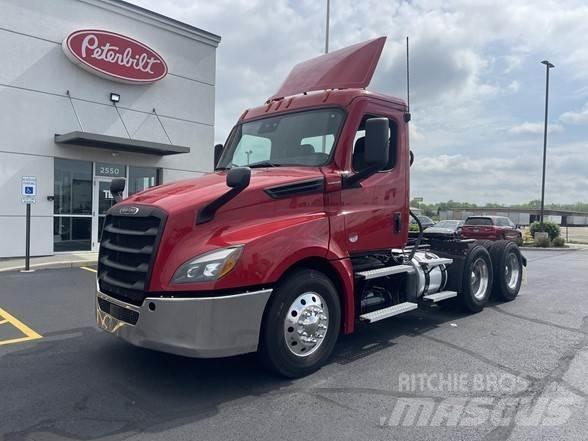 Freightliner CASCADIA 126 Влекачи