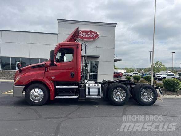 Freightliner CASCADIA 126 Влекачи