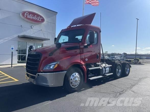 Freightliner CASCADIA 126 Влекачи