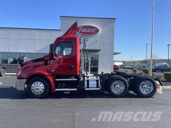 Freightliner CASCADIA 126 Влекачи