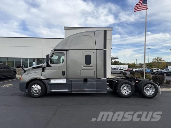 Freightliner CASCADIA 126 Влекачи