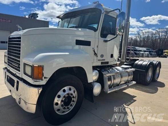 Mack PINNACLE CHU613 Влекачи