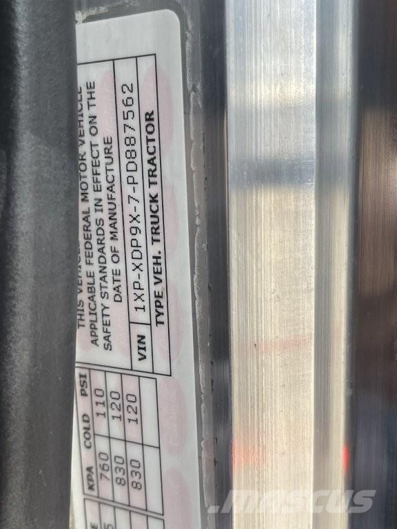 Peterbilt 389 Влекачи