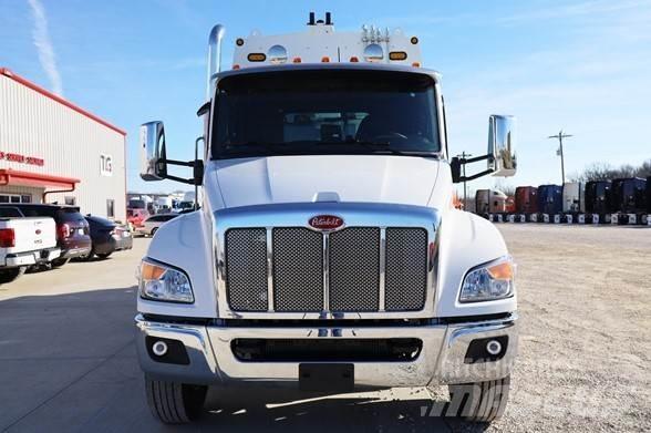Peterbilt 537 Камиони за отпадъци