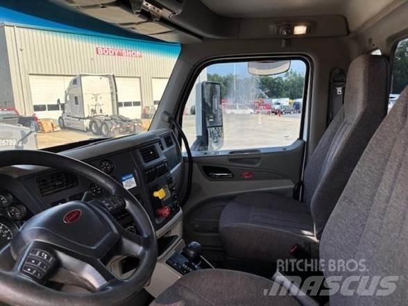 Peterbilt 567 Самосвал